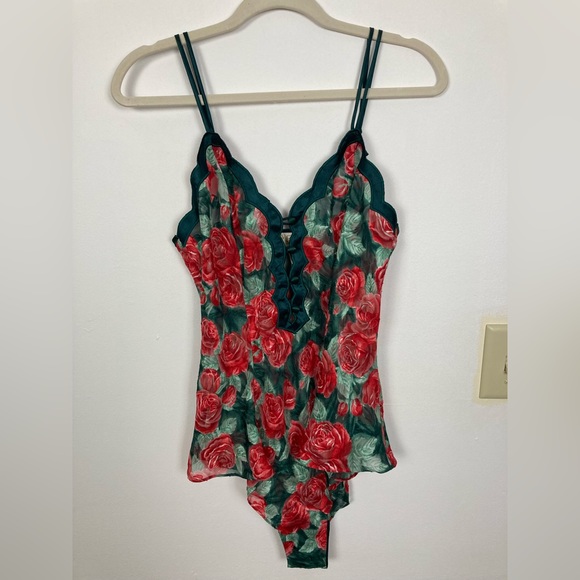 NWT Vintage VS Gold Label Sheer Roses - Picture 6 of 6